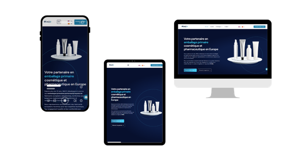 Présentation responsive du site WordPress trilingue MAC2 Packaging sur smartphone, tablette et ordinateur, conçu par SandEEweb avec une approche Mobile First et une optimisation SEO/GEO.
