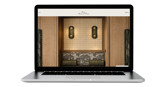 Accueil du portfolio WordPress de l'architecte d'intérieur Manon Le Tannou, conçu par SandEEweb avec un design minimaliste mettant en valeur les réalisations.
